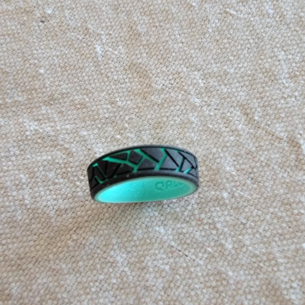 QALO STRATA Dale and Amy Earnhardt Black and Aqua Silicone Ring - size 6